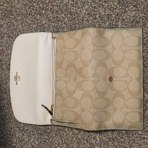Coach Cream and Tan Women\'s Wallet